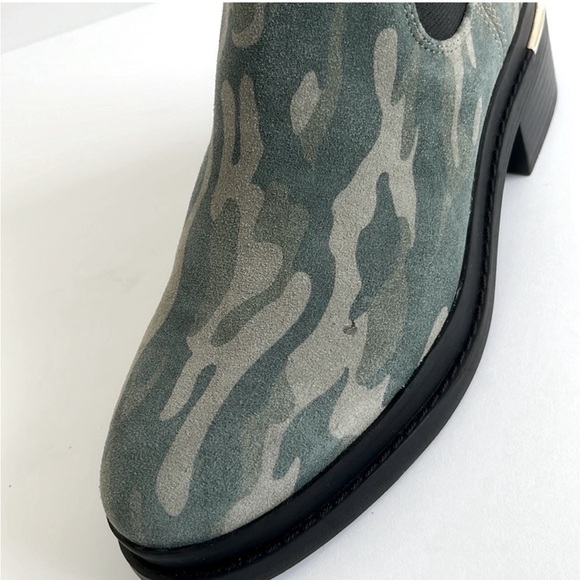 Kenneth Cole Women's Levon 2.0 Welt Chelsea Boot Lug Sole Ankle Boot Size 8 New - Picture 10 of 10